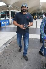 Madhavan snapped at airport on 11th Dec 2015